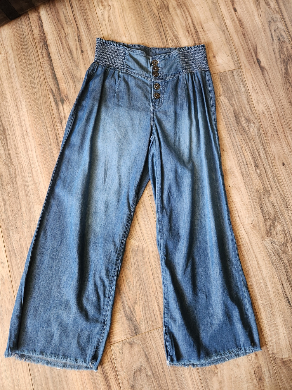 Rewash Wide-Leg Capri Gaucho with Stretchy Smocked Waist Size Small